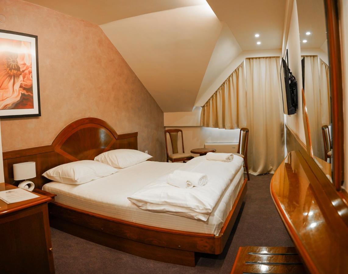 Hotel Laktaši Extérieur photo