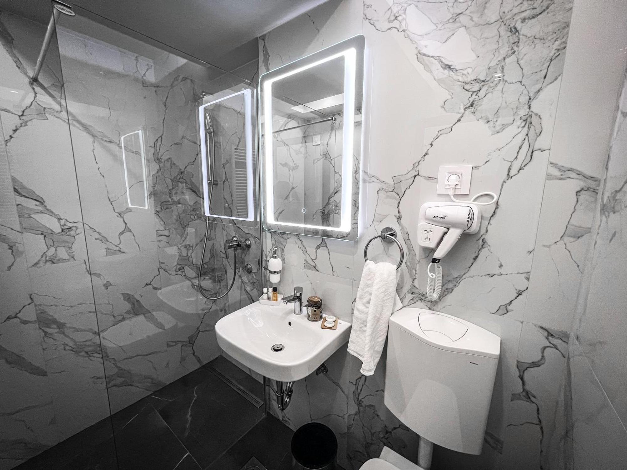 Hotel Laktaši Extérieur photo